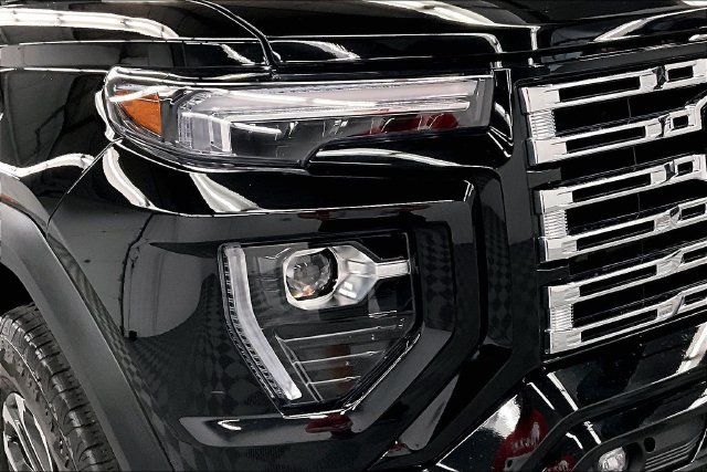 Used 2023 GMC Canyon Denali AWD/4WD image 35