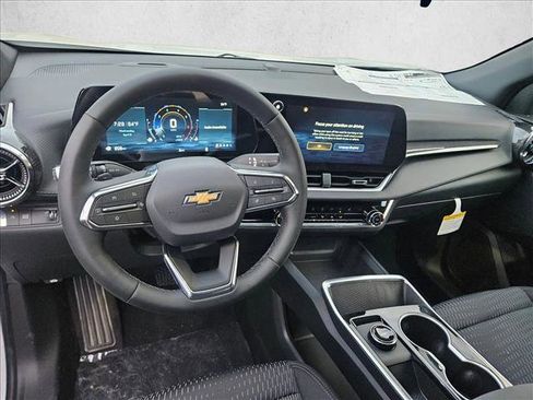 New 2026 Chevrolet Equinox LT FWD image 12