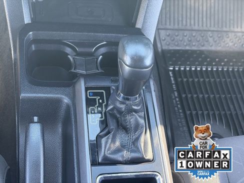 Used 2018 Toyota Tacoma TRD Off-Road w/ Technology Package image 31