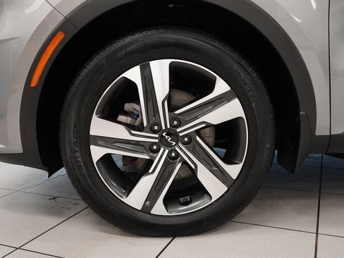 Used 2023 Kia Sorento EX image 16