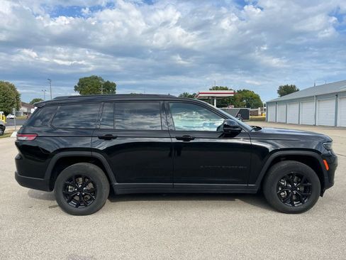 Used 2024 Jeep Grand Cherokee L Laredo AWD/4WD image 5