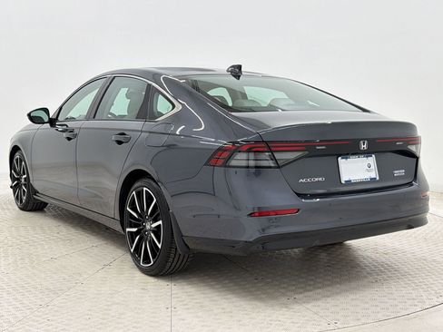 Used 2024 Honda Accord Touring image 3