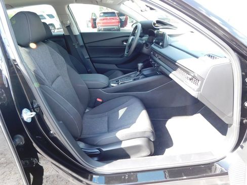 Used 2025 Honda Accord SE image 18