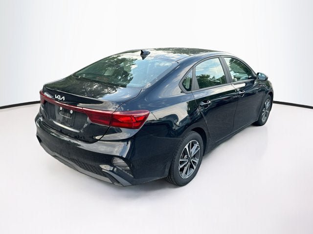 Certified 2023 Kia Forte LXS FWD image 5
