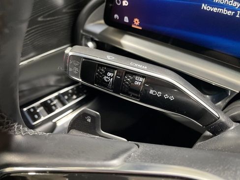 Used 2024 Cadillac Lyriq Luxury image 24