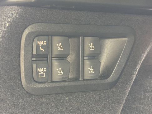 Used 2024 BMW X7 M60i w/ Executive Package image 20