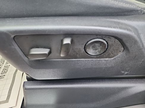 Used 2023 Chevrolet Silverado 1500 LT image 12