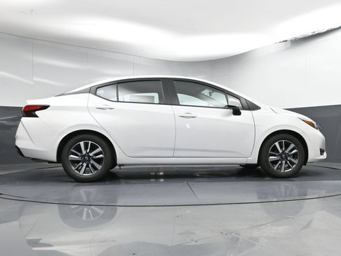 Used 2025 Nissan Versa SV w/ Trunk Package FWD image 22