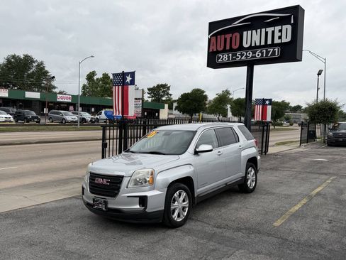 Used 2017 GMC Terrain SLE FWD image 1