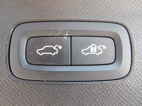 Certified 2023 Volvo XC90 B6 Plus AWD/4WD image 27