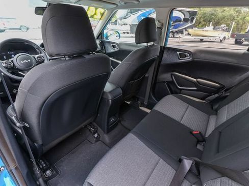 Used 2024 Kia Soul EX FWD image 27