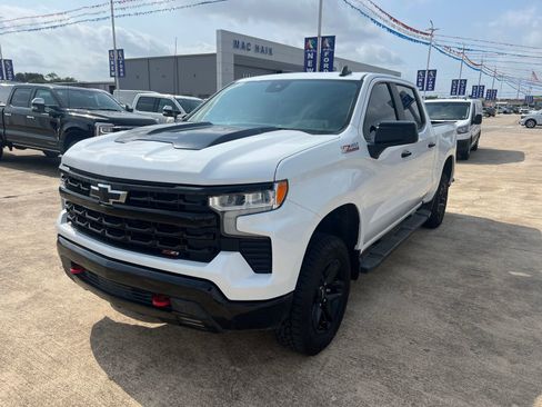 Used 2024 Chevrolet Silverado 1500 LT Trail Boss w/ Protection Package AWD/4WD image 7