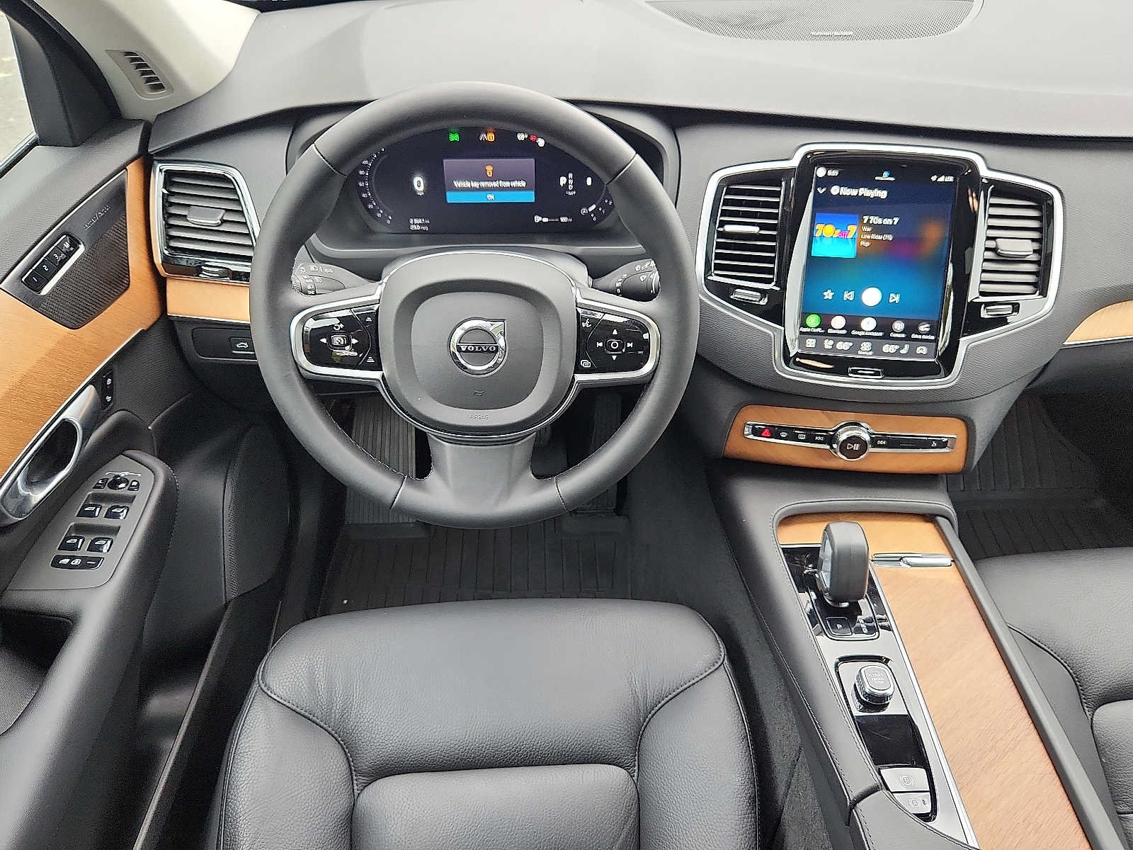 Used 2024 Volvo XC90 B6 Plus w/ Protection Package Premier AWD/4WD image 11