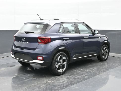 Certified 2023 Hyundai Venue Limited w/ Cargo Package image 8