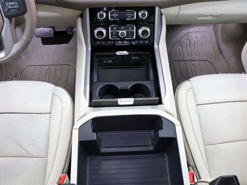 Used 2022 GMC Yukon XL Denali image 17