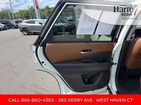 Certified 2023 Nissan Pathfinder Platinum AWD/4WD image 19