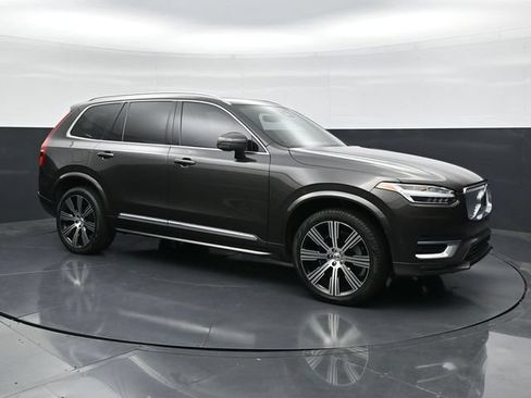 Used 2023 Volvo XC90 B6 Ultimate w/ Protection Package Premier AWD/4WD image 3