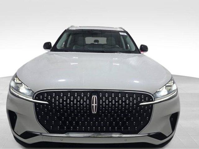 Used 2025 Lincoln Aviator Reserve w/ Equipment Group 201A AWD/4WD image 2