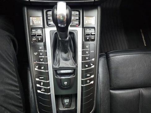 Used 2021 Porsche Macan image 8