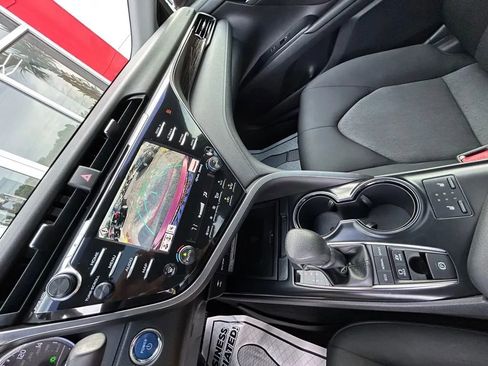 Used 2019 Toyota Camry LE image 14