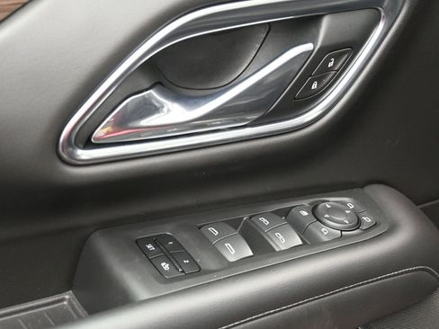 Used 2021 Chevrolet Tahoe Z71 w/ Z71 Off-Road Package image 18