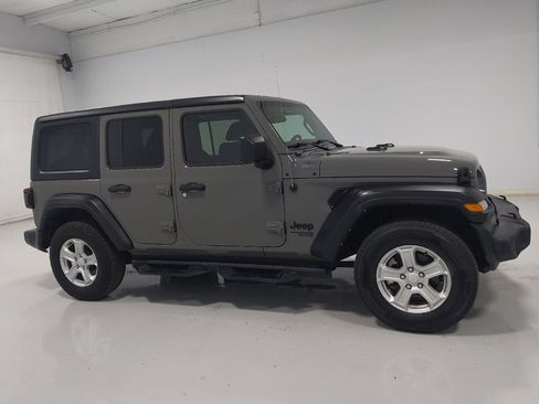 Used 2021 Jeep Wrangler Unlimited Sport AWD/4WD image 11