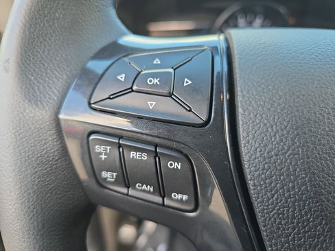 Used 2018 Ford Explorer XLT w/ Equipment Group 202A image 19