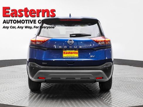 Used 2023 Nissan Rogue SV image 6