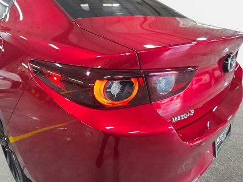 Used 2024 MAZDA MAZDA3 s FWD image 30