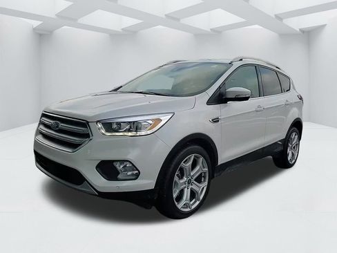Used 2019 Ford Escape Titanium image 1