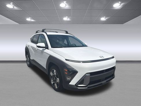 Certified 2025 Hyundai Kona SEL FWD image 5