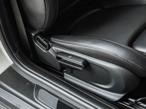 Used 2019 MINI Cooper S w/ Premium Package image 31