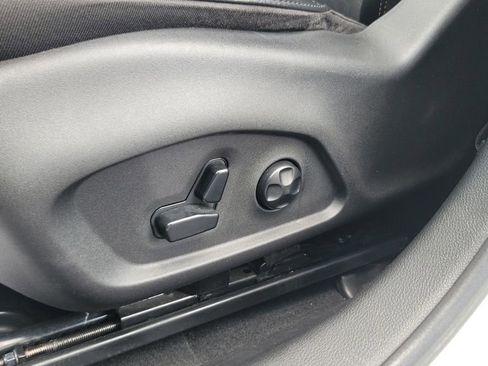 Used 2019 Jeep Compass Latitude w/ Popular Equipment Group AWD/4WD image 16