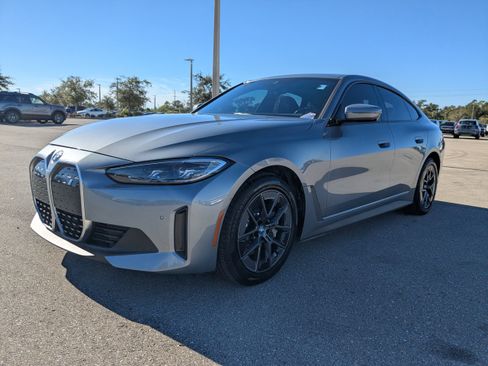 Used 2023 BMW i4 eDrive40 w/ Premium Package image 9