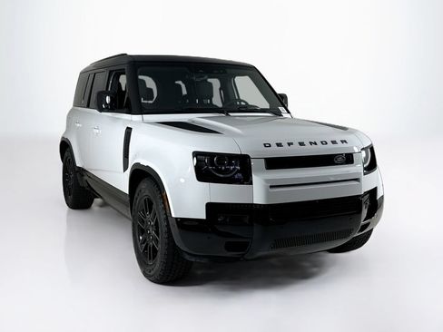 Used 2026 Land Rover Defender 110 X-Dynamic SE AWD/4WD image 7