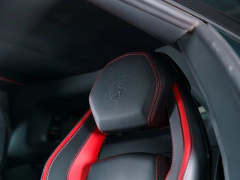 Used 2017 Lamborghini Aventador S AWD/4WD image 64