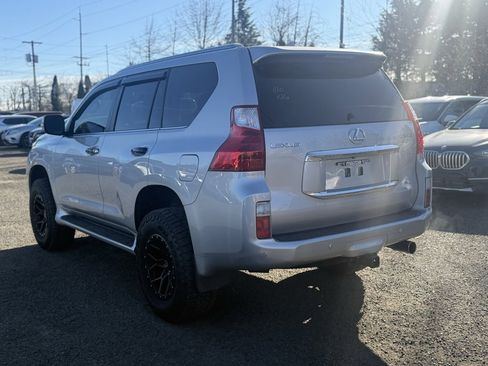 Used 2010 Lexus GX 460 460 w/ Comfort Plus Pkg image 3