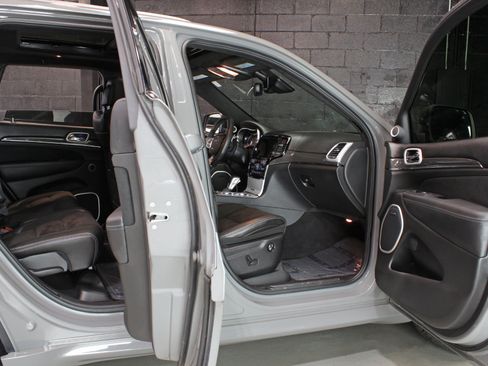 Used 2020 Jeep Grand Cherokee SRT AWD/4WD image 36