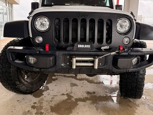 Used 2017 Jeep Wrangler Unlimited Rubicon AWD/4WD image 13