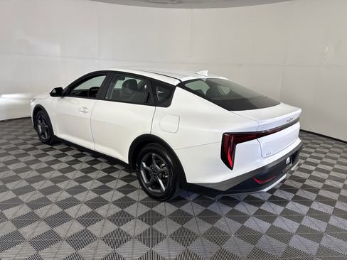 Used 2025 Kia K4 FWD image 6