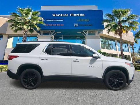 Used 2021 Chevrolet Traverse LT FWD image 4