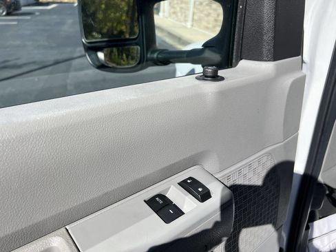 Used 2021 Ford E-350 and Econoline 350 Super Duty w/ Power Windows & Locks Group image 20