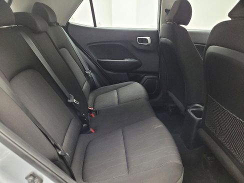 Used 2021 Hyundai Venue SE FWD image 19