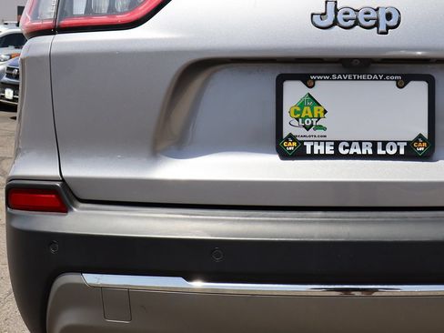 Used 2020 Jeep Cherokee Limited FWD image 19