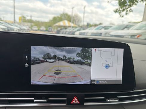 Used 2025 Hyundai Elantra SEL FWD image 30