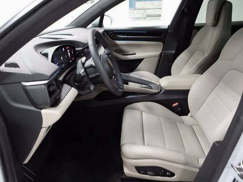 Certified 2026 Porsche Macan Electric RWD image 22