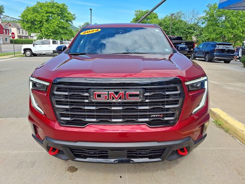 Used 2024 GMC Acadia AT4 AWD/4WD image 2