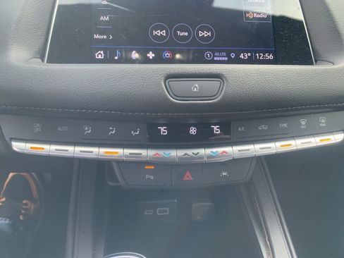 Used 2023 Cadillac XT4 Premium Luxury image 24