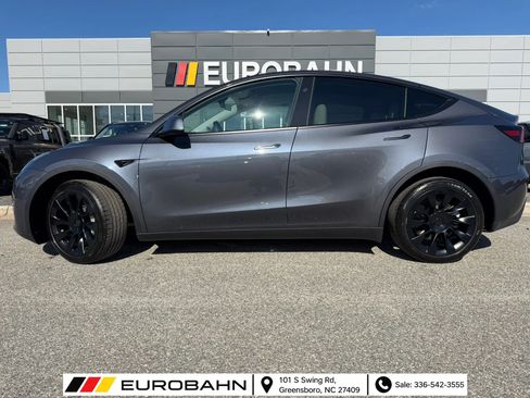 Used 2023 Tesla Model Y Long Range AWD/4WD image 2
