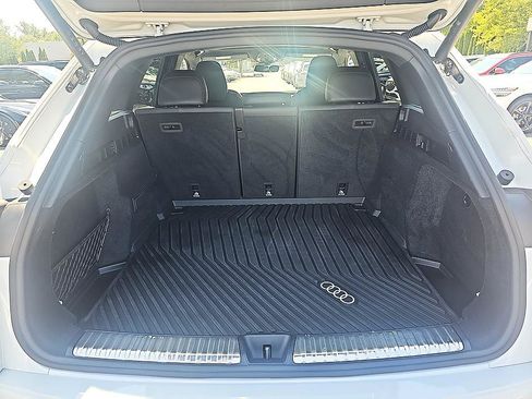 Used 2025 Audi SQ5 Prestige AWD/4WD image 32